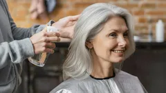 Lehký krok k mladistvosti: střihy po šedesátce, které ubírají roky